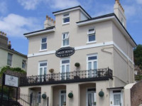 Ascot House Hotel